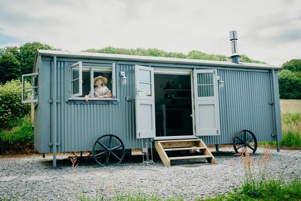 Blatchford Briar - Award Winning Private Shephards Huts With Their Own Secluded Hot Tubs Milton Abbot Esterno foto