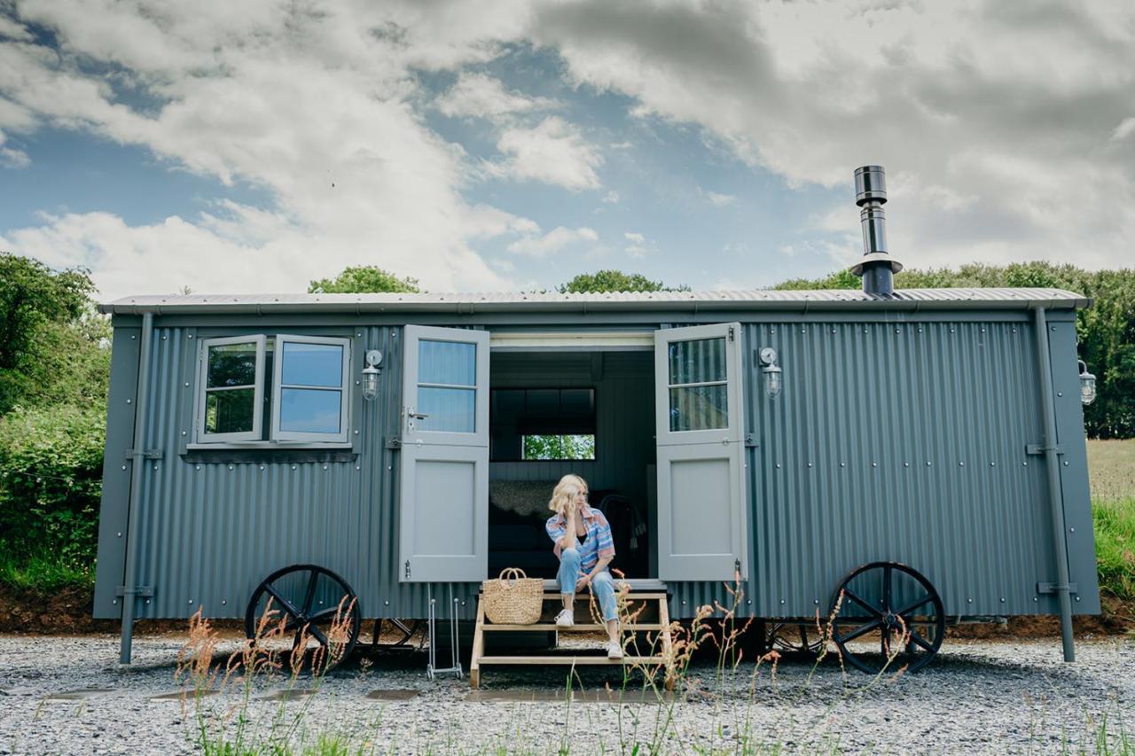 Blatchford Briar - Award Winning Private Shephards Huts With Their Own Secluded Hot Tubs Milton Abbot Esterno foto
